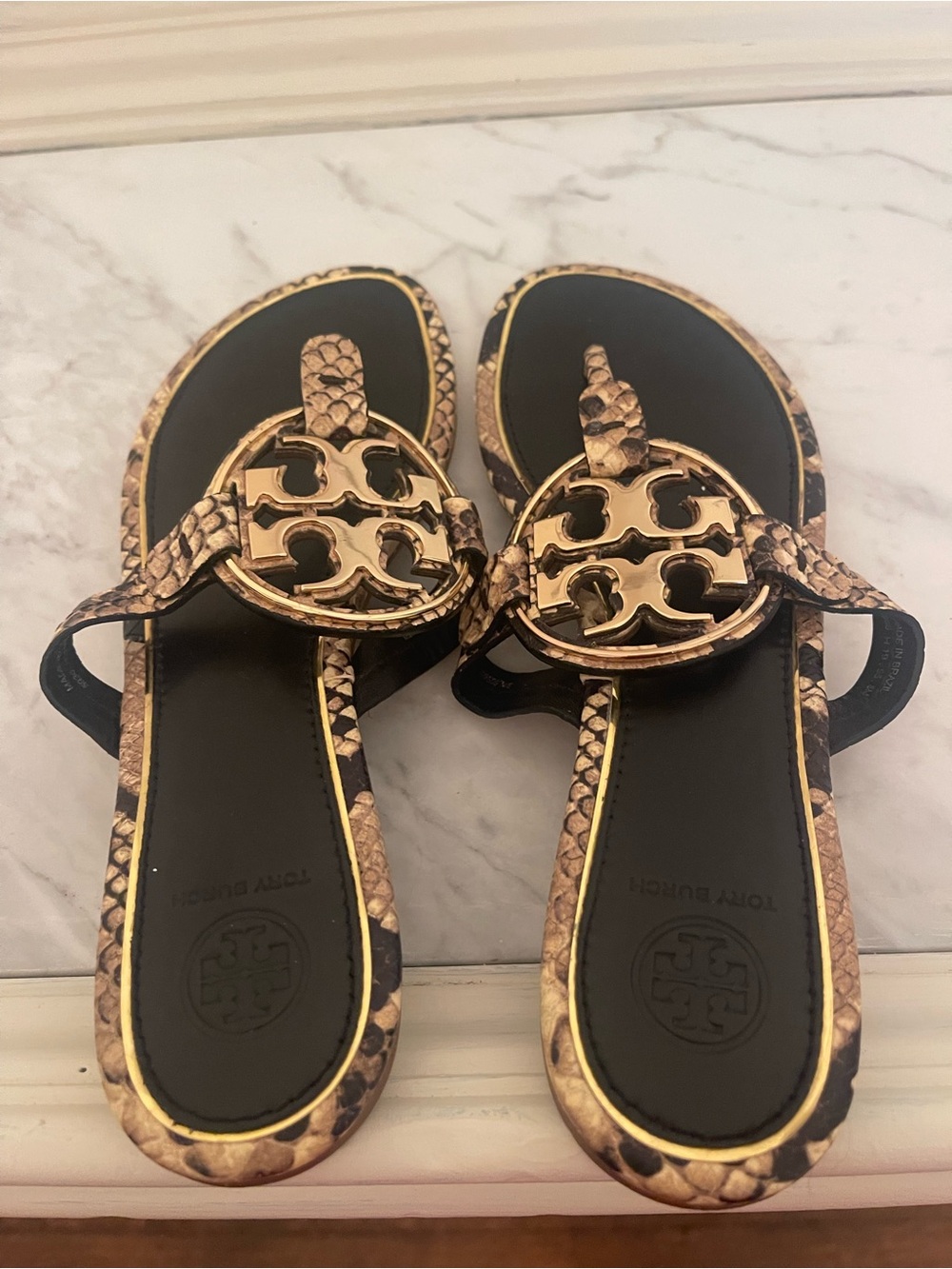 Tory Burch Black & Gold Snake-Print Logo Thong Sandals - Picture 9 of 16